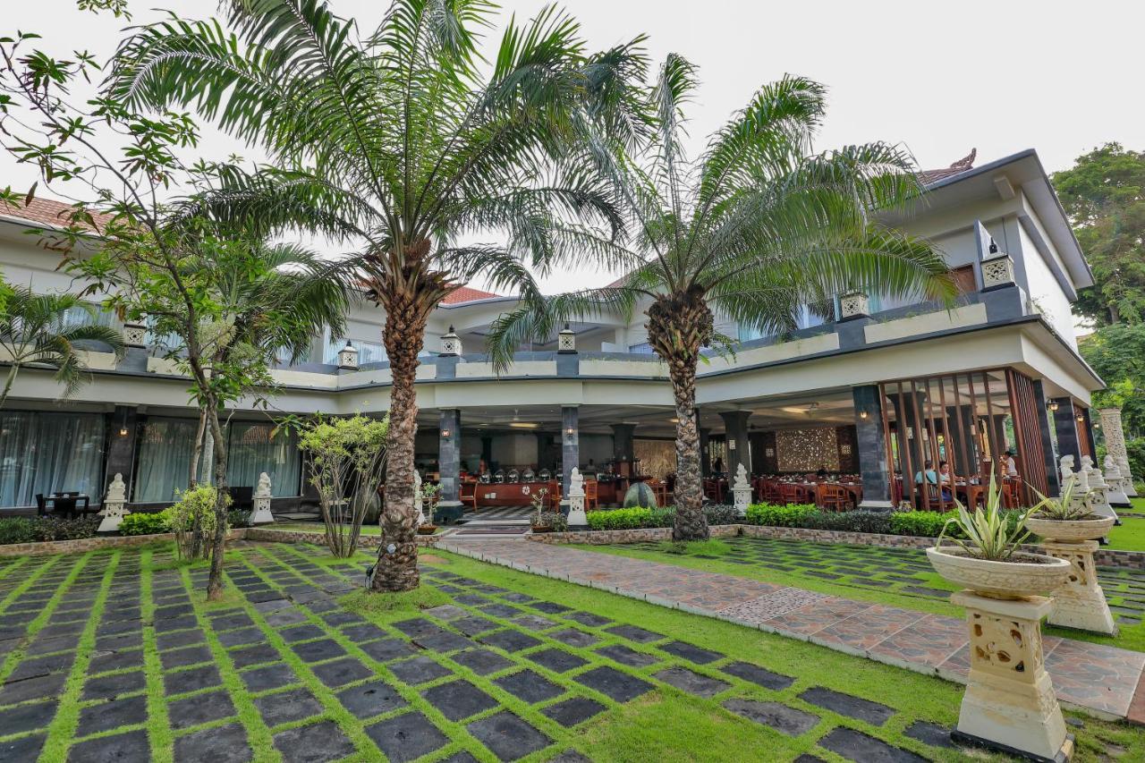 Puri Saron Hotel Seminyak Экстерьер фото