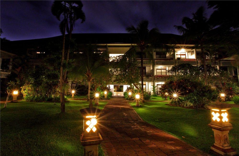 Puri Saron Hotel Seminyak Экстерьер фото