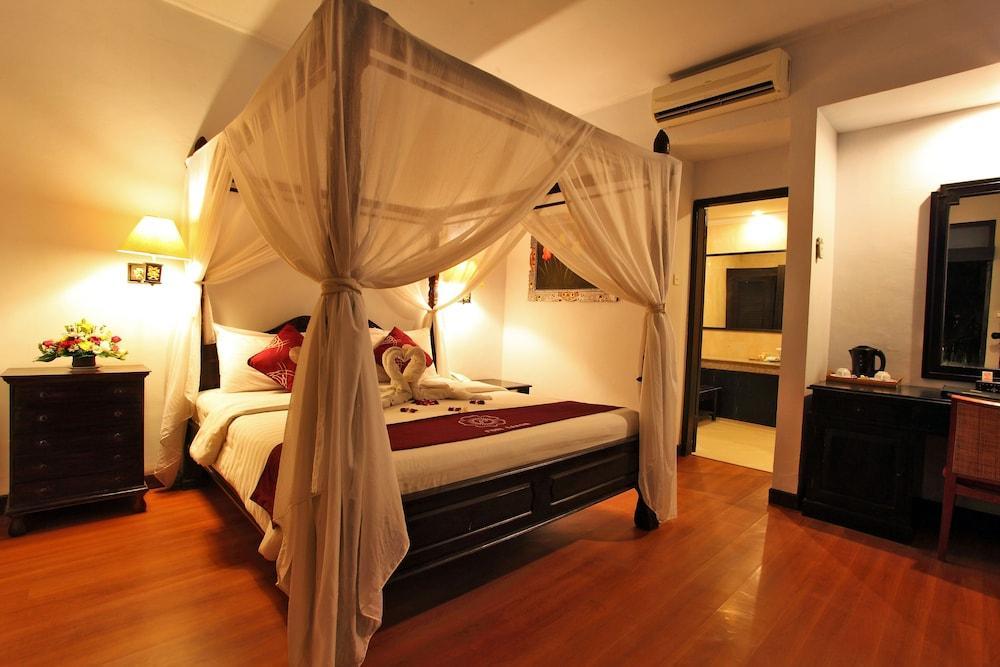Puri Saron Hotel Seminyak Экстерьер фото