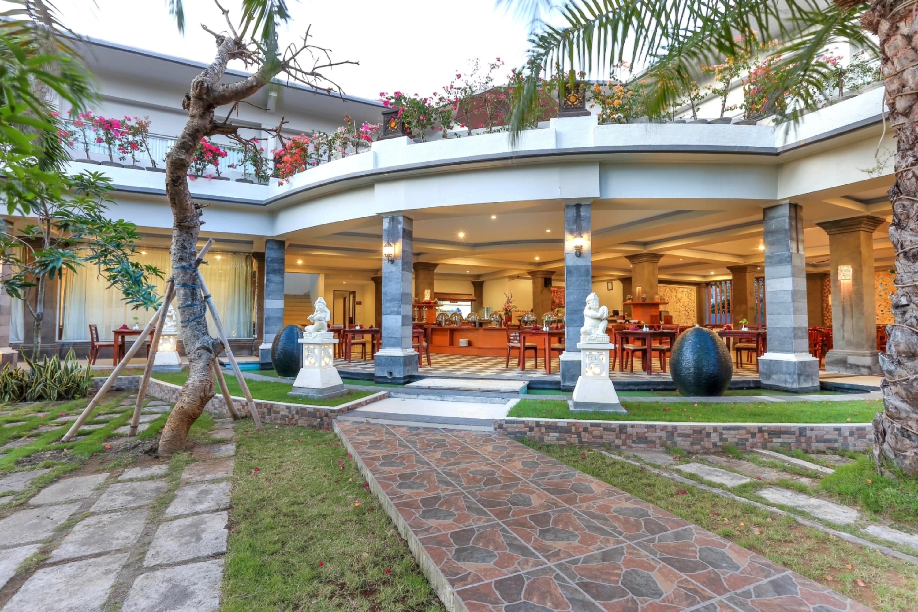 Puri Saron Hotel Seminyak Экстерьер фото