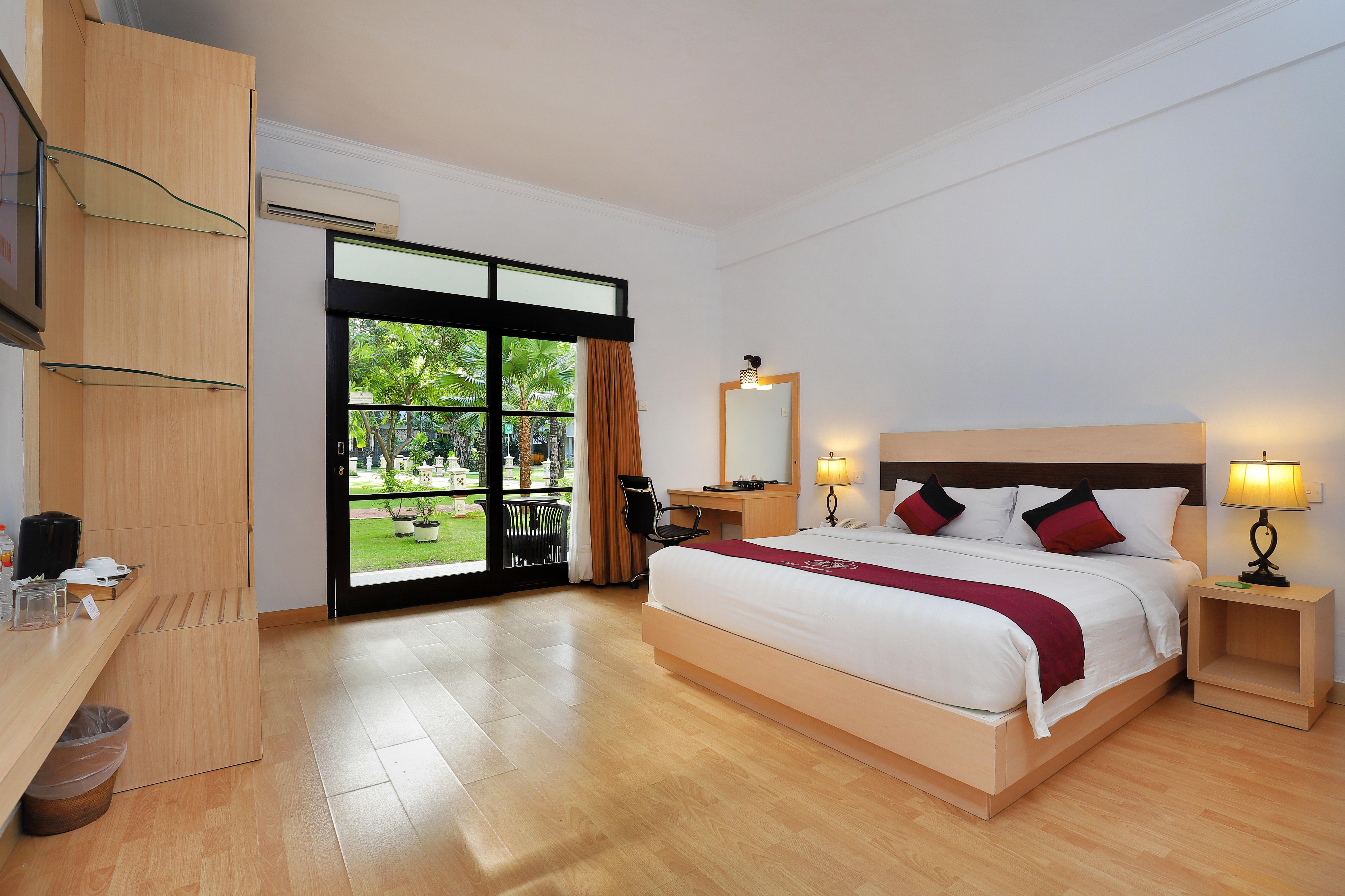 Puri Saron Hotel Seminyak Экстерьер фото