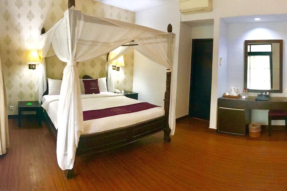 Puri Saron Hotel Seminyak Экстерьер фото