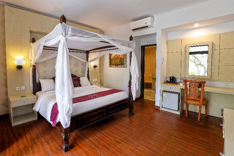 Puri Saron Hotel Seminyak Экстерьер фото