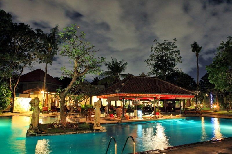 Puri Saron Hotel Seminyak Экстерьер фото