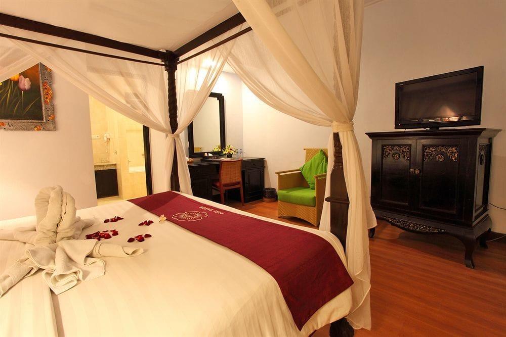 Puri Saron Hotel Seminyak Экстерьер фото